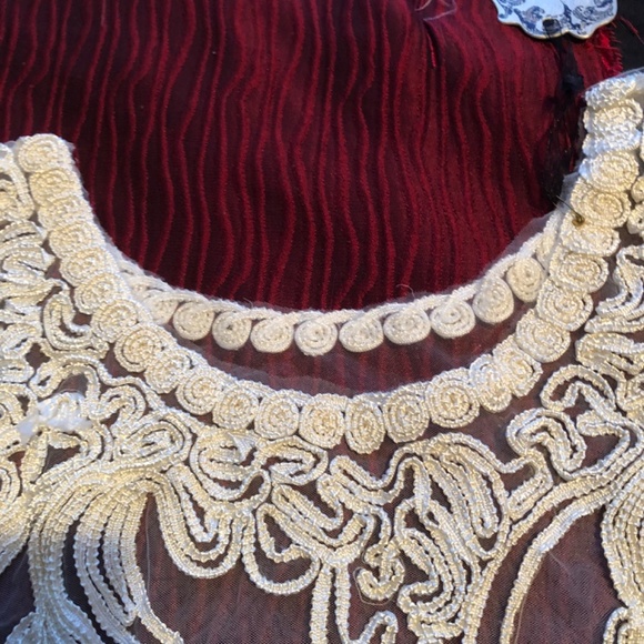 MissShop new with tags sleeveless, see through blouse with lace embellishments - Picture 5 of 8